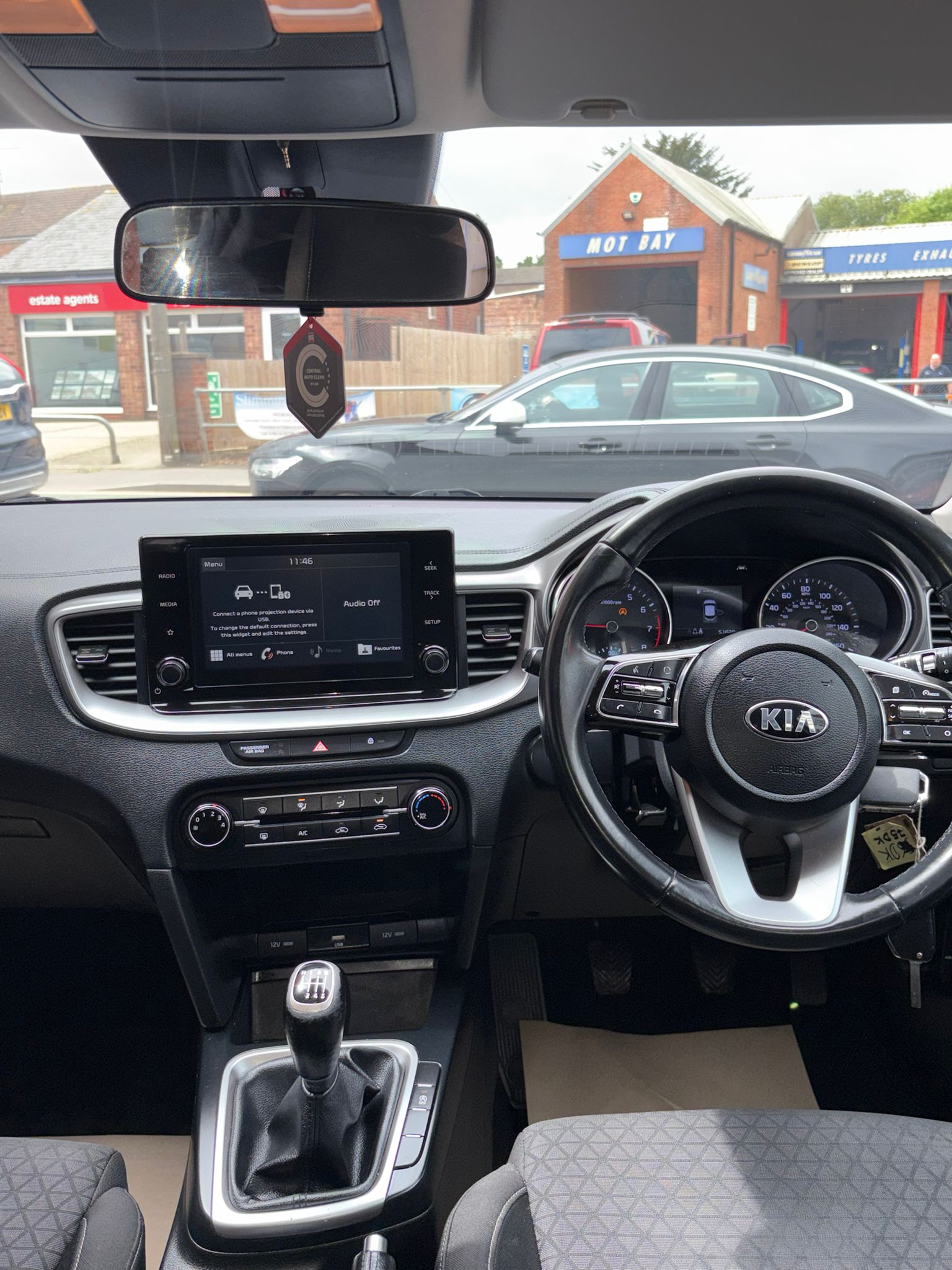2021 KIA XCEEED 2 ISG - Image 2