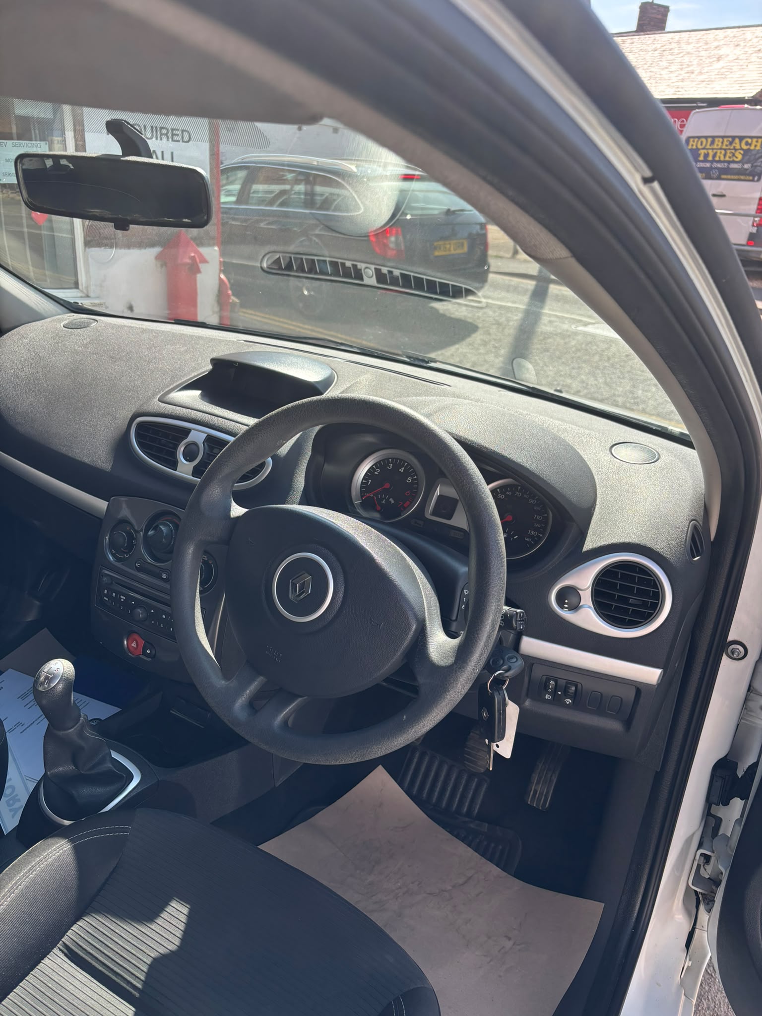 2012 RENAULT CLIO EXPRESSION PLUS 16V - Image 6