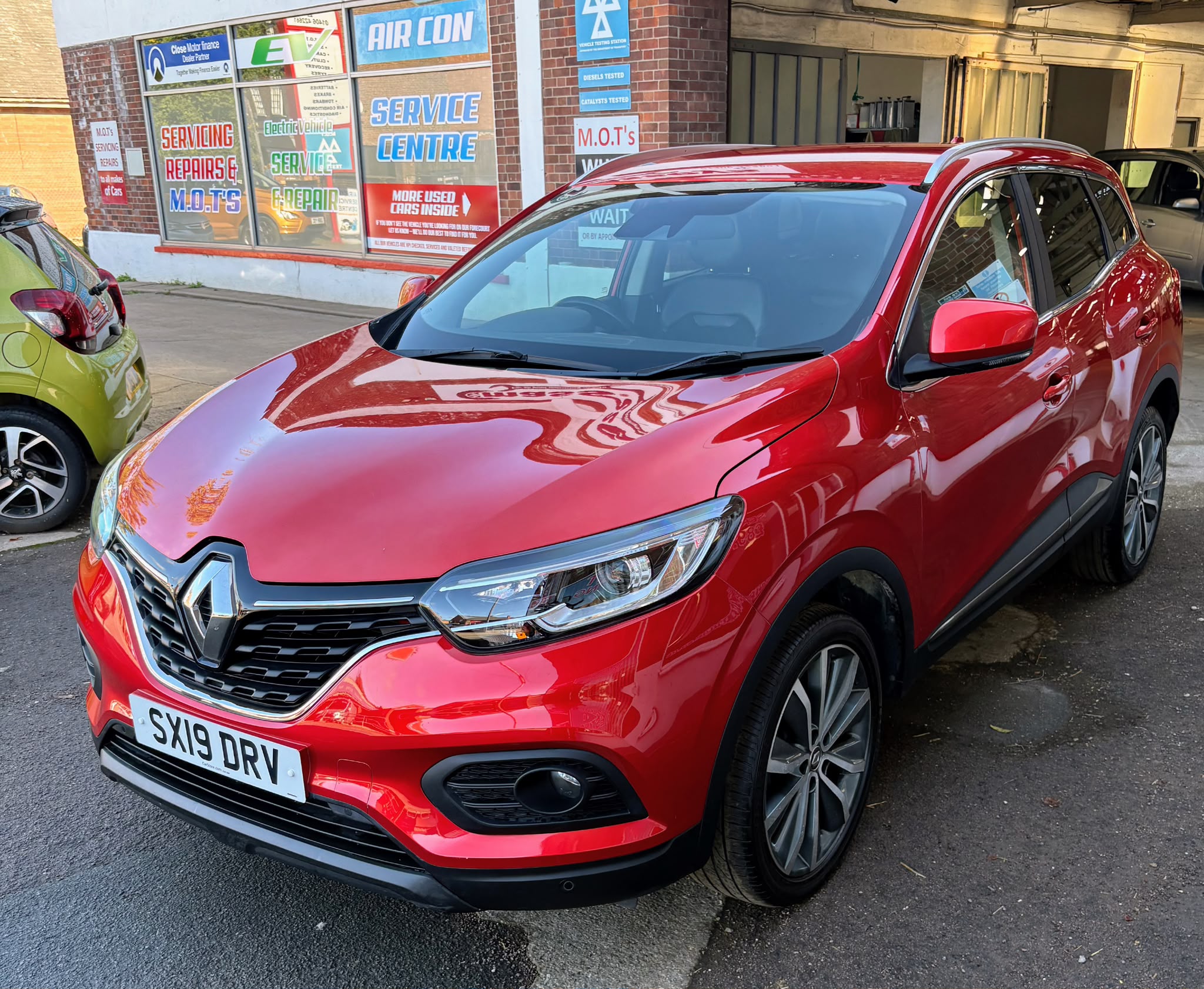 2019 RENAULT KADJAR ICONIC TCE - Image 4